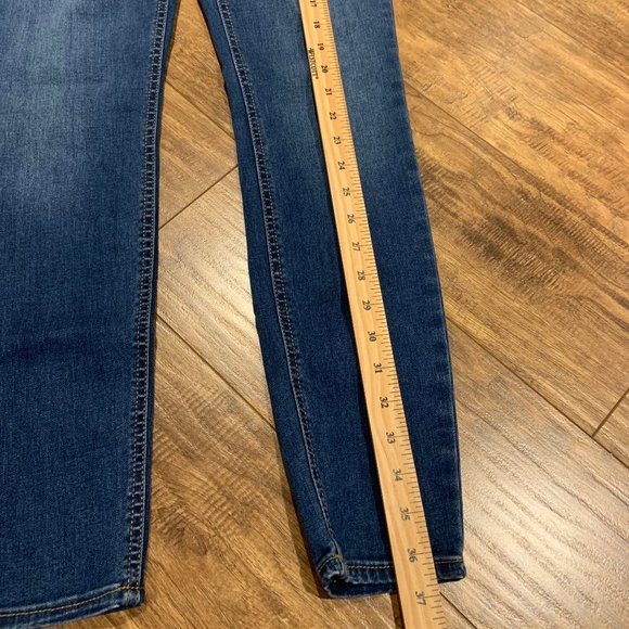 Thyme maternity skinny medium wash jeans - Picture 6 of 10